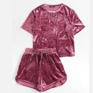 Pocket front crushed velvet top and bow short set